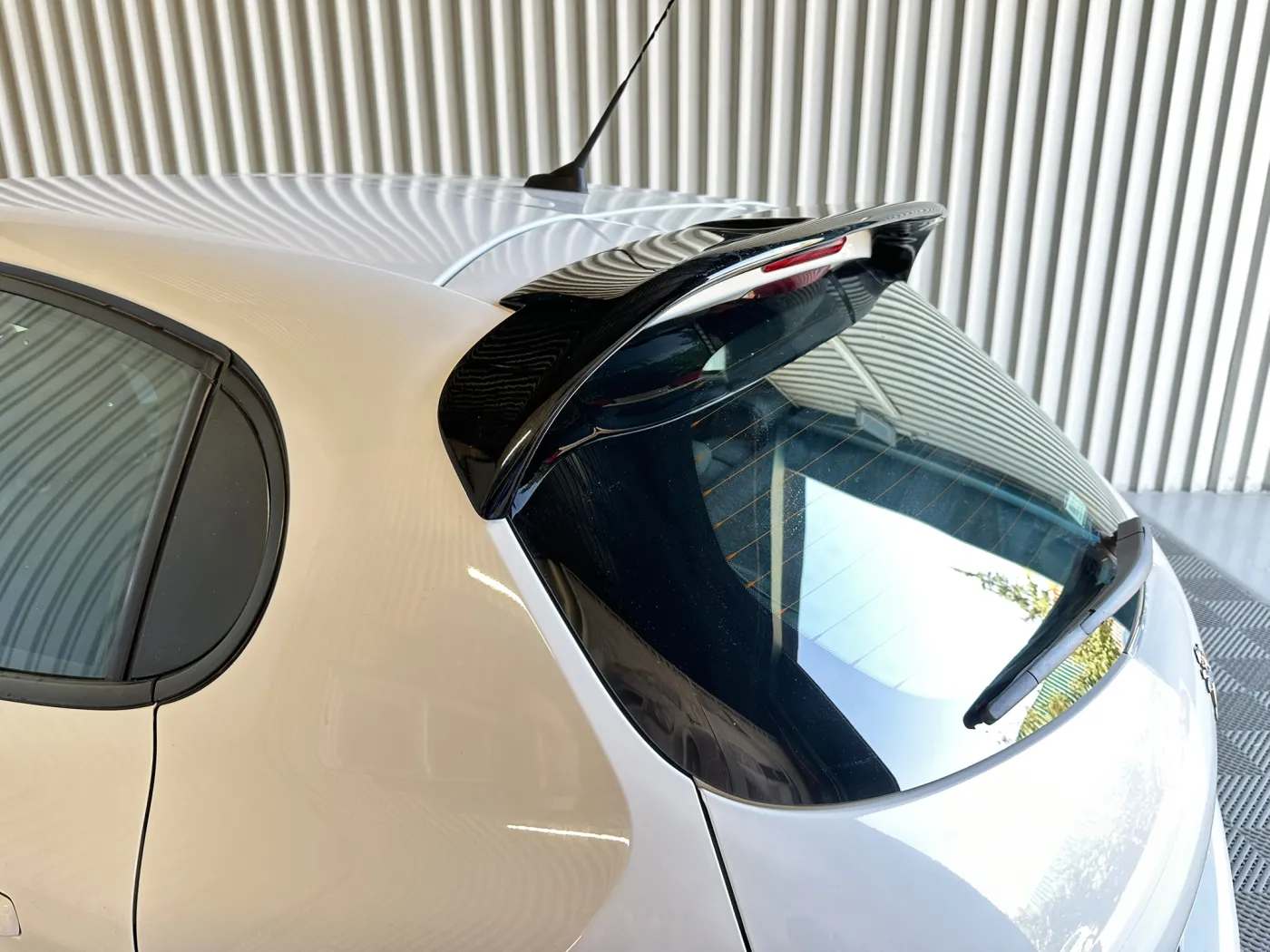 Motordrome Roof Spoiler