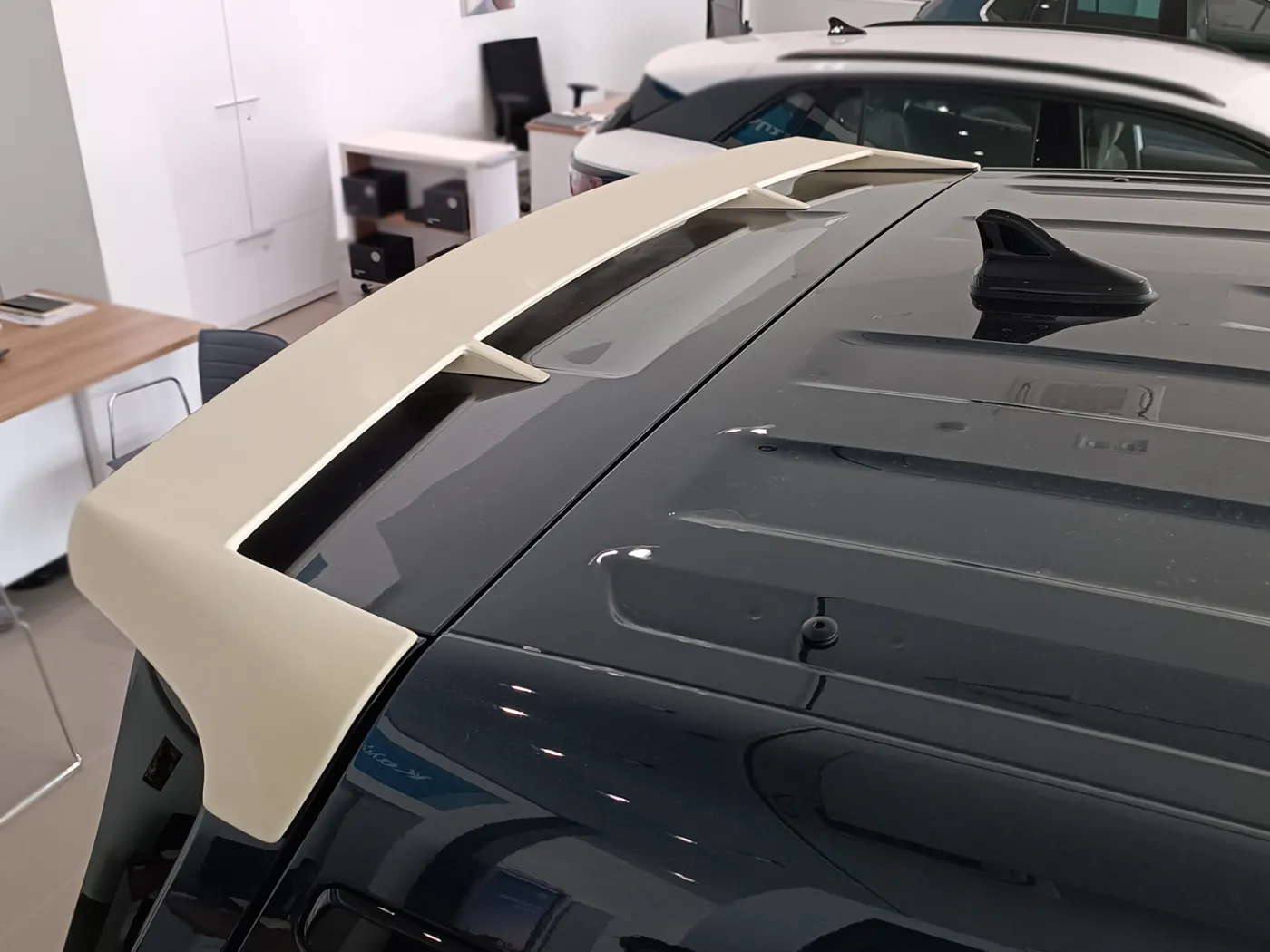 Motordrome Roof Spoiler